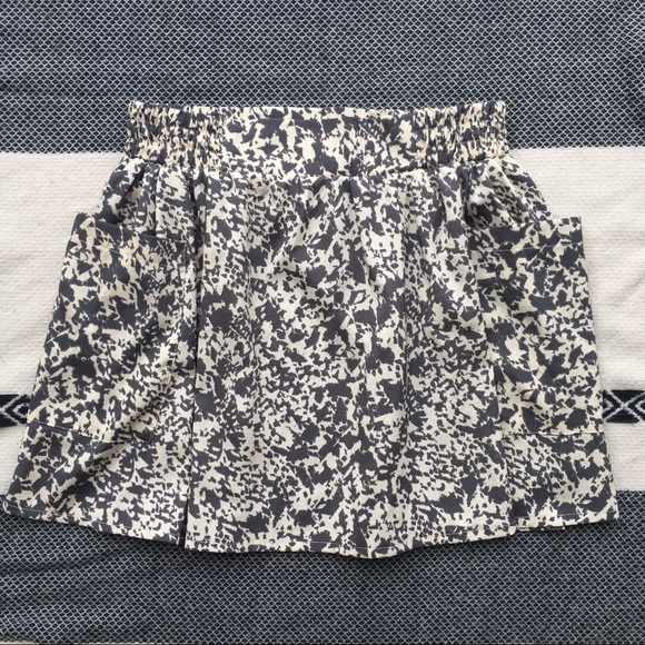 Sound & Matter Dresses & Skirts - Sound & Matter Abstract Floral Mini Skirt Size S